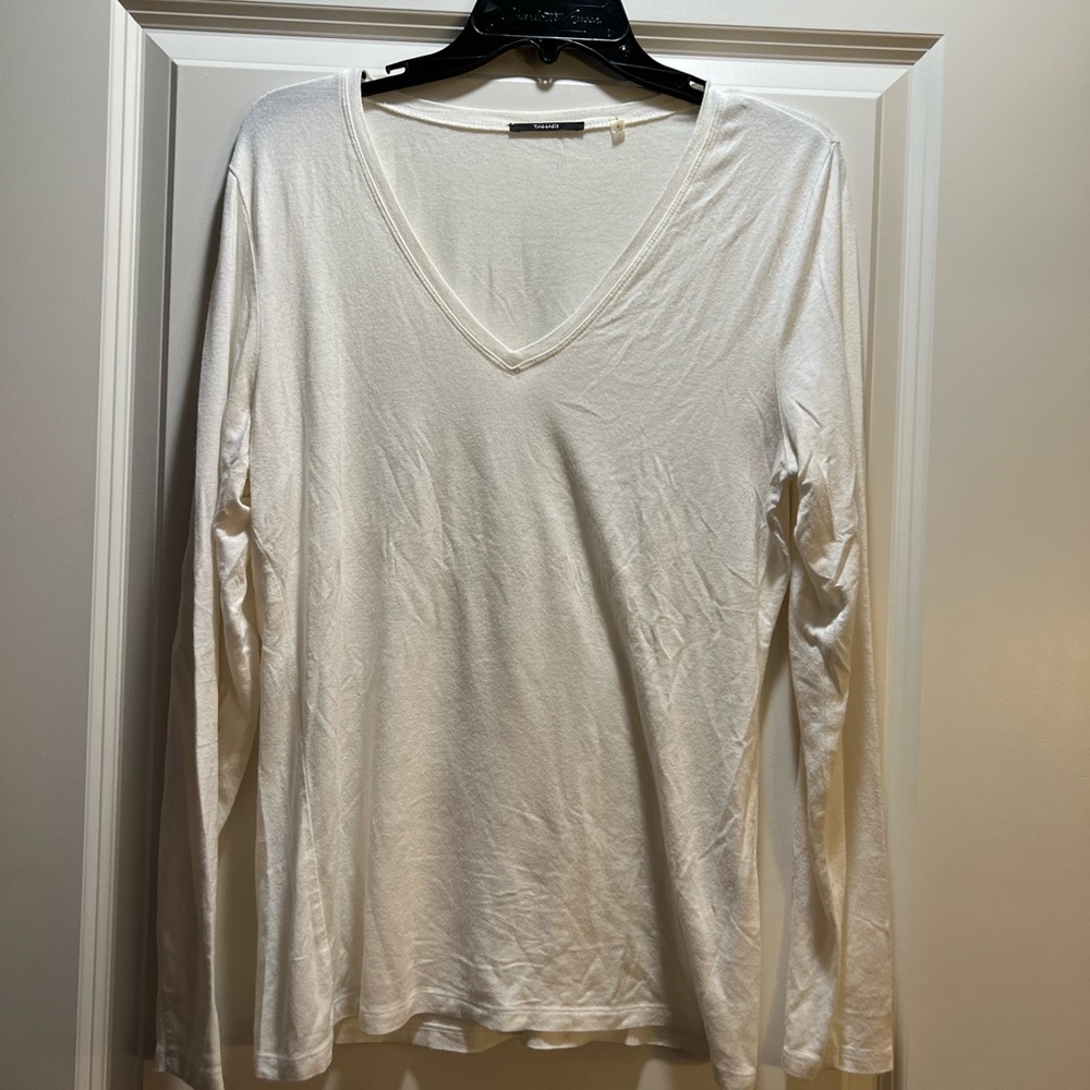 Tahari long sleeve top